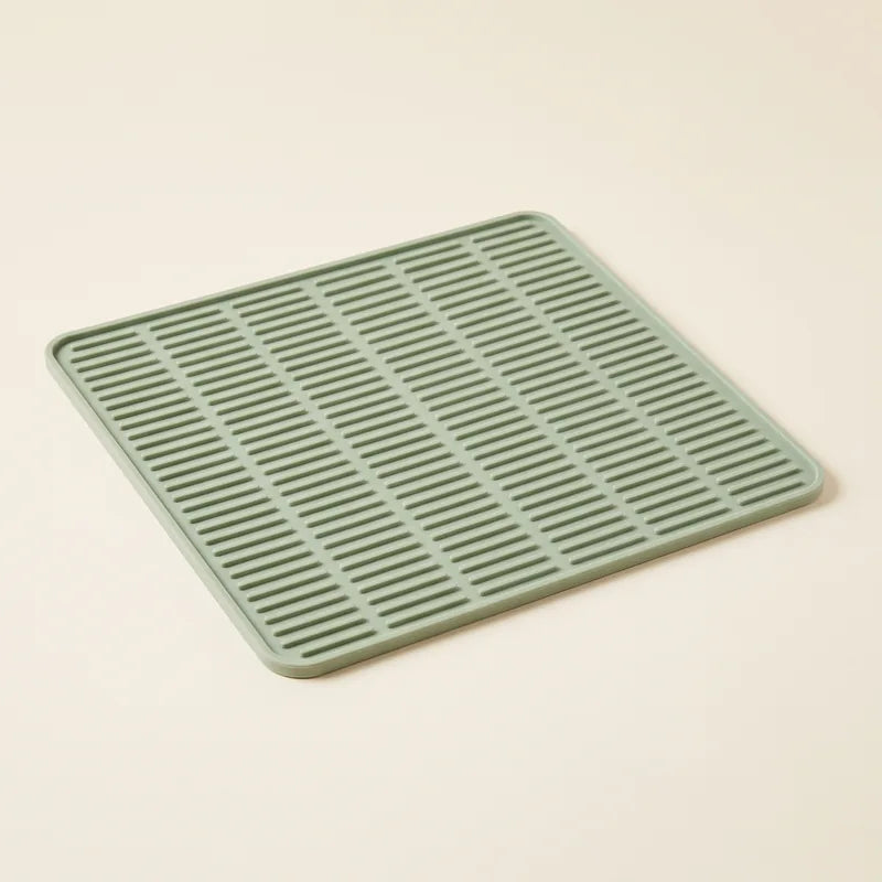 A flat lick mat